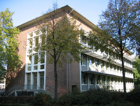 Gymn-wirteltor-wikipedia_1000pix